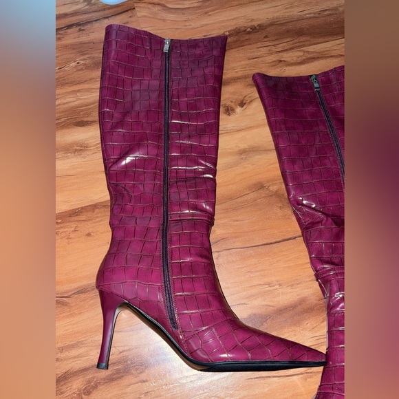 Never worn Dark red snake skin healed boots size 9.5 - Picture 4 of 6